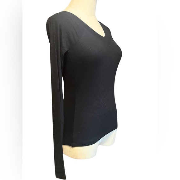 Urban Outfitters BDG Shannen Slinky V-Neck Long Sleeve T-Shirt Black - Picture 5 of 7